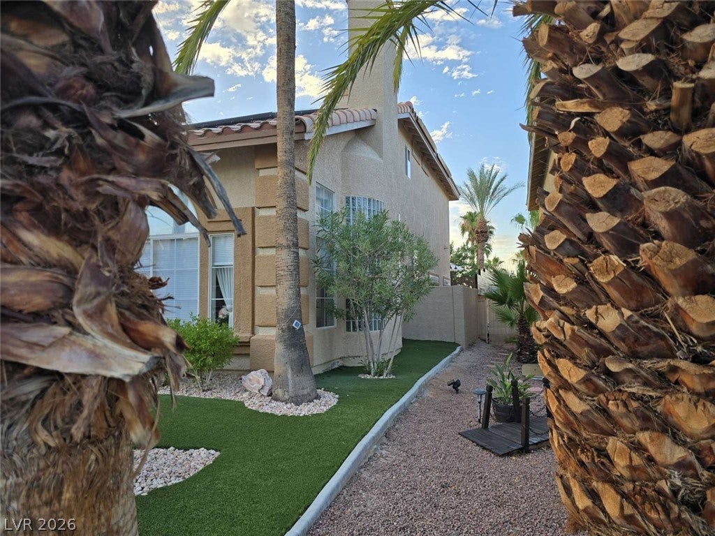 8728 Castle Hill Ave, Las Vegas, NV 89129 photo
