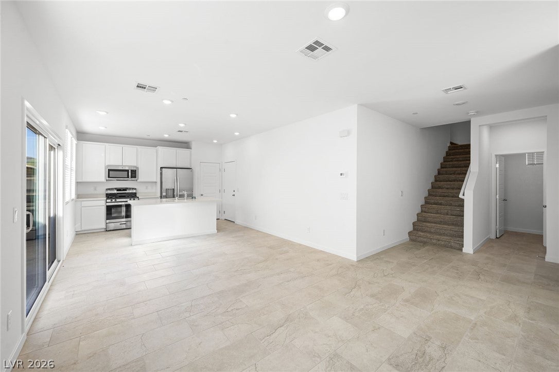 304 Crescent Glow Ln, Henderson, NV 89015 photo