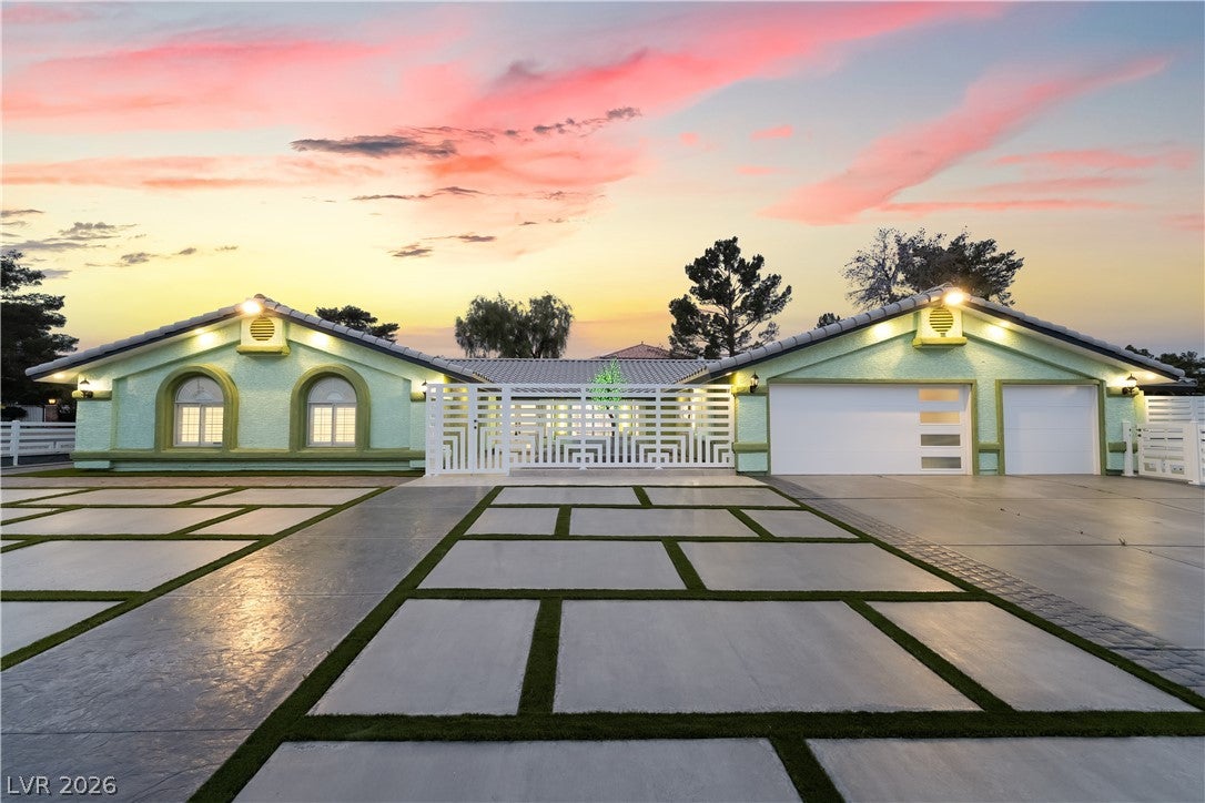 3160 Viking Rd, Las Vegas, NV 89121