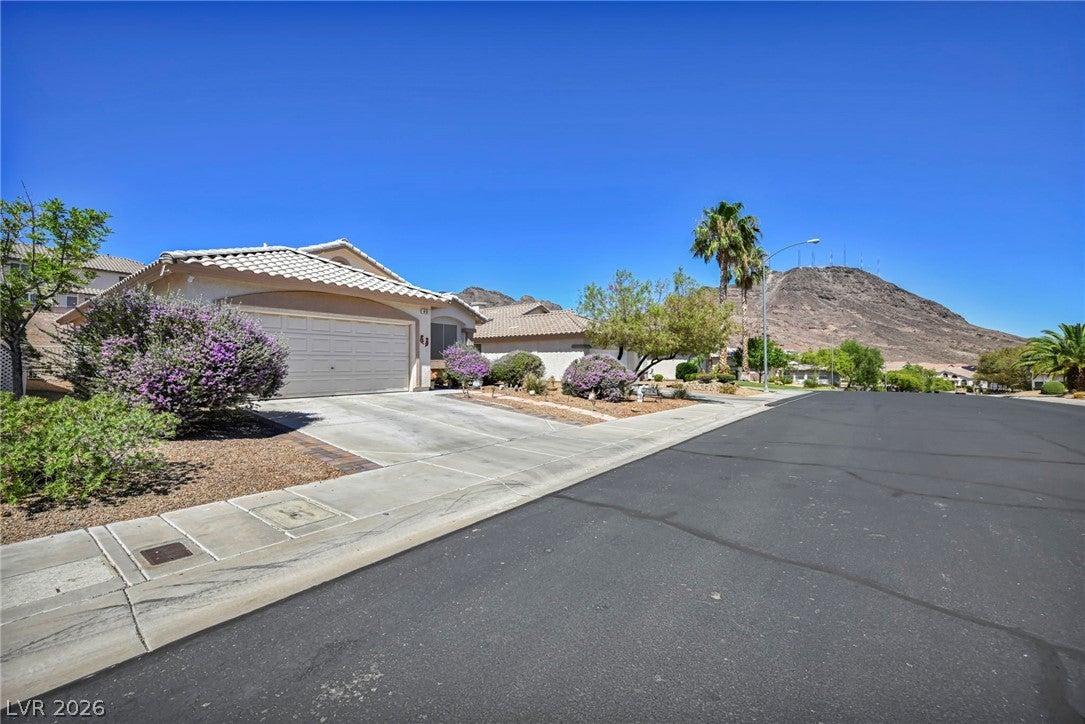 49 Blaven Dr, Henderson, NV 89002 photo