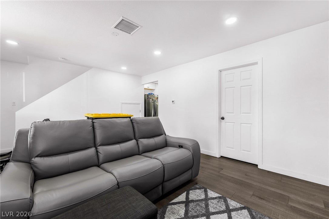 3934 Palos Verdes St, Las Vegas, NV 89119 photo