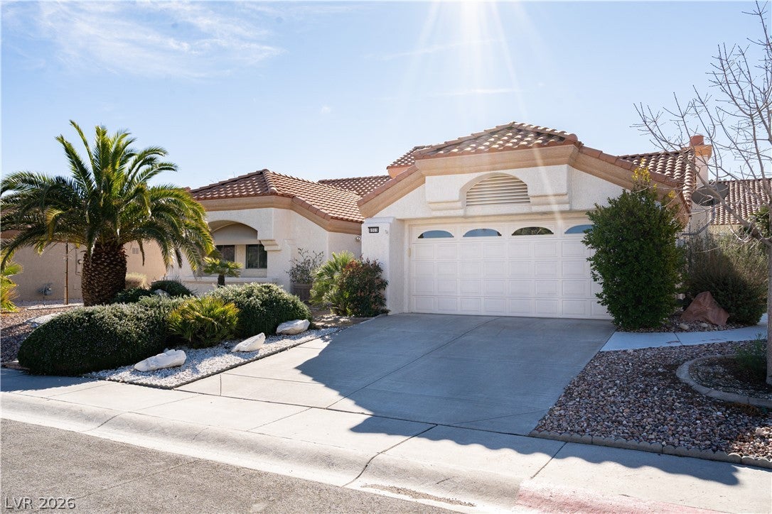 8909 Meadowood Dr, Las Vegas, NV 89134