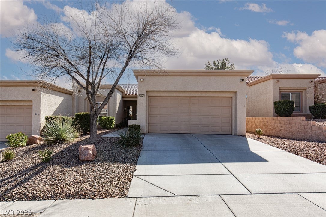 10627 Mission Lake Ave, Las Vegas, NV 89134 photo