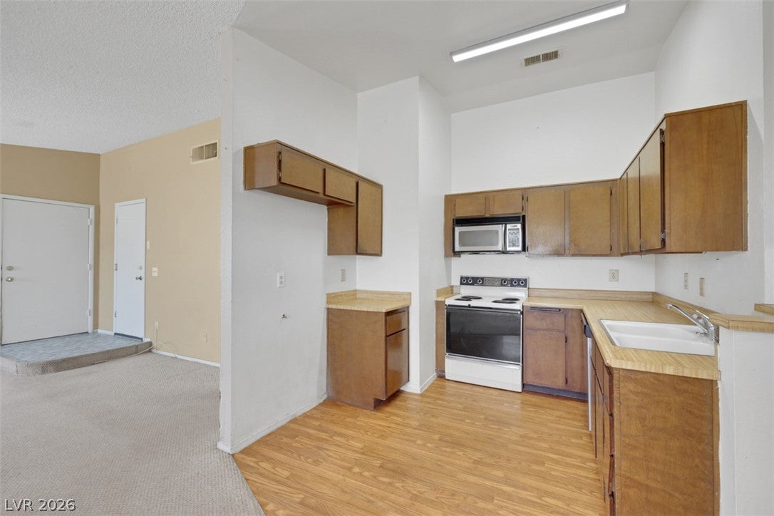 1005 Brookside Ct, Henderson, NV 89015 photo