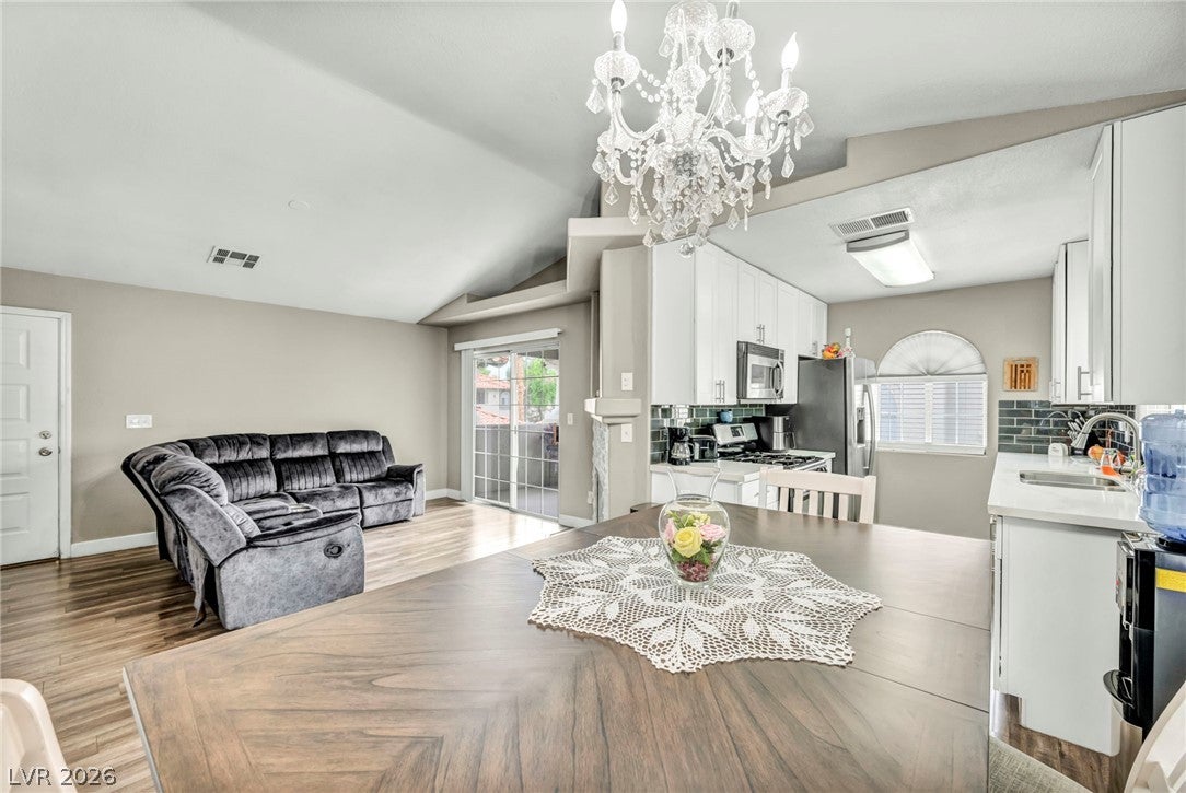 3424 Winterhaven St #201, Las Vegas, NV 89108 photo