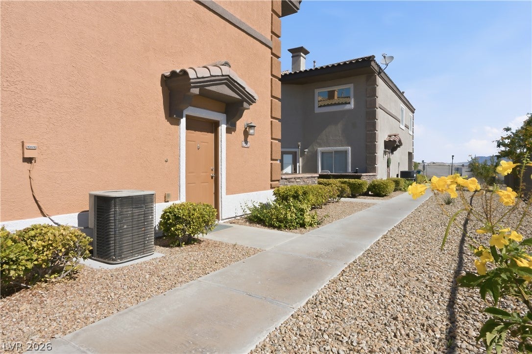 10410 Gold Shadow Ave, Las Vegas, NV 89129 photo