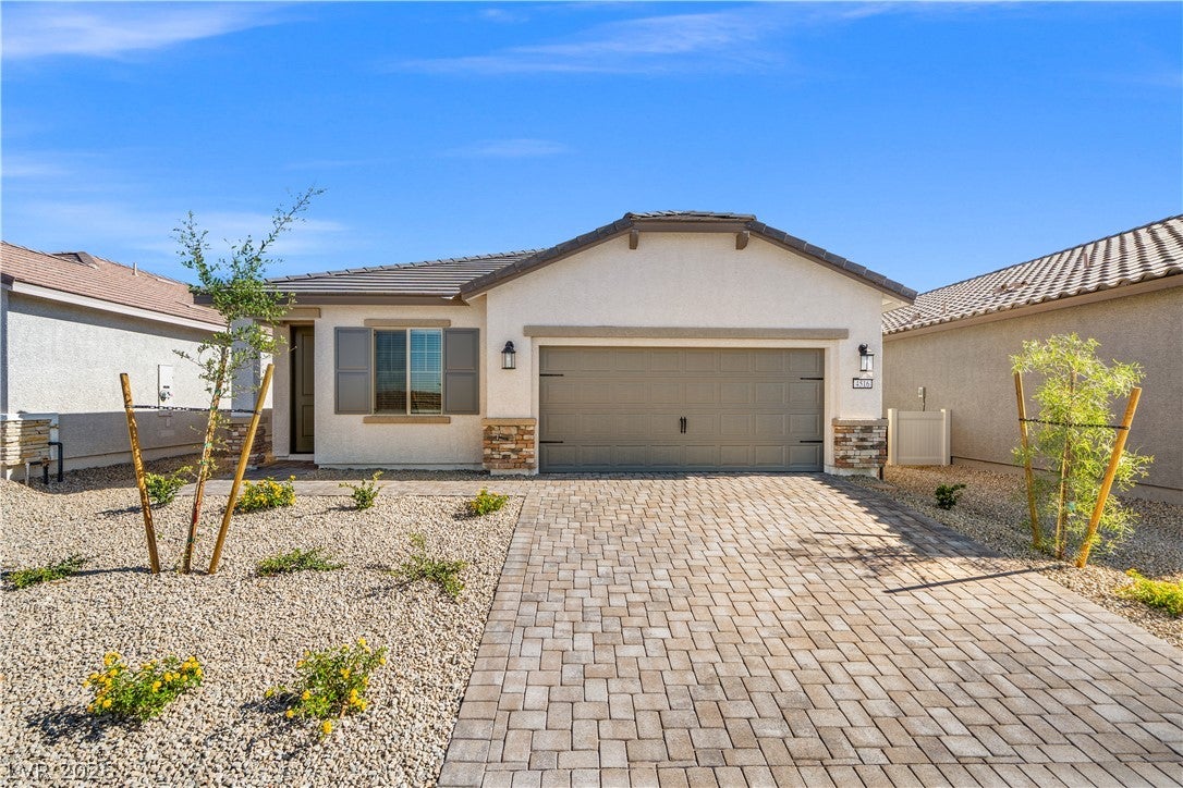 4460 Cave Lake Ave, North Las Vegas, NV 89032