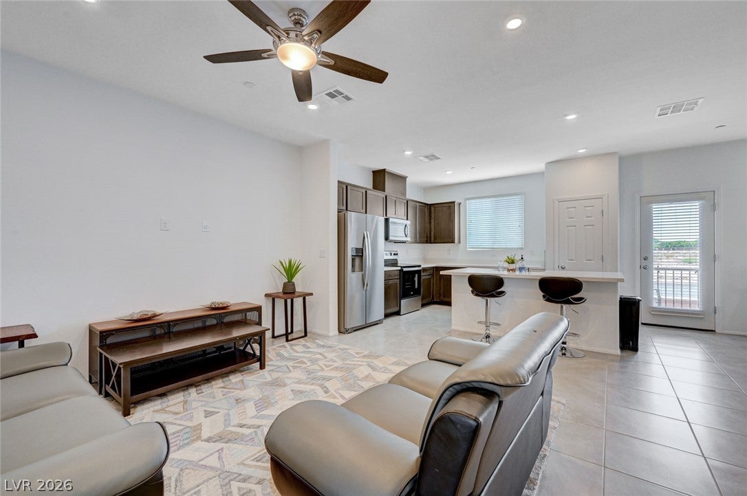 6515 Taffrail Ave, Las Vegas, NV 89118 photo