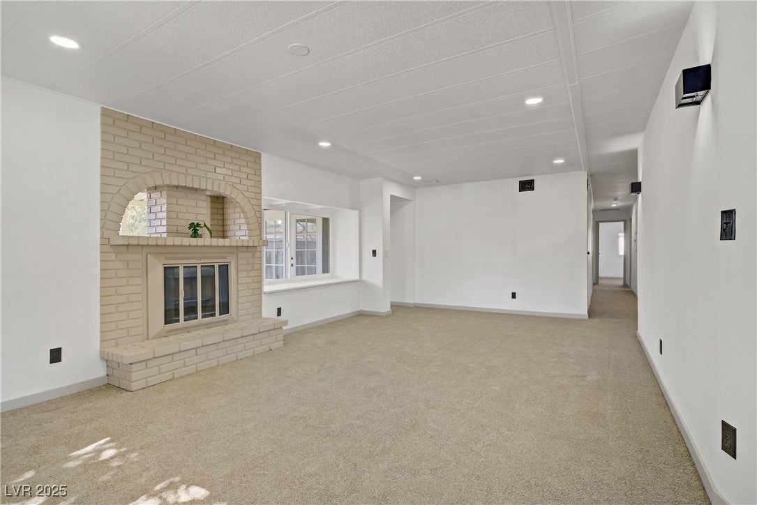 153 Sir Thomas Dr, Las Vegas, NV 89110 photo