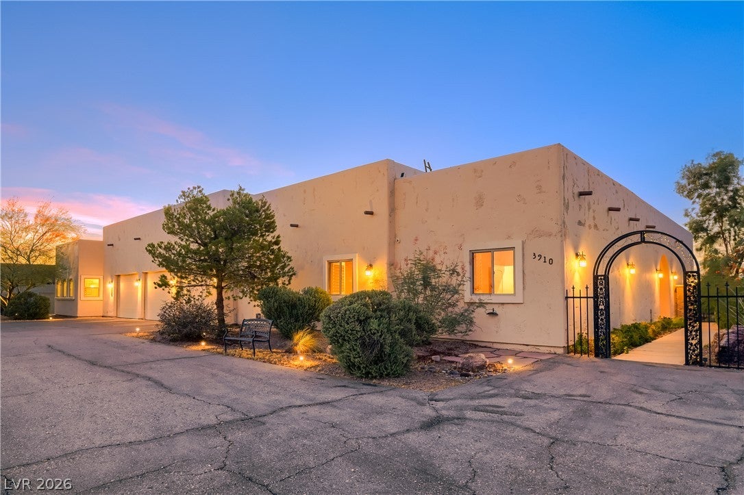 3910 Pebble Rd, Las Vegas, NV 89139