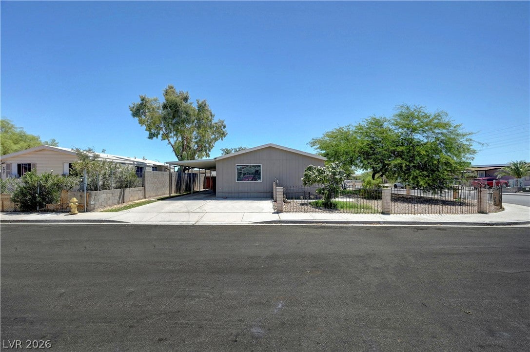 5997 Castlemont Ave, Las Vegas, NV 89156