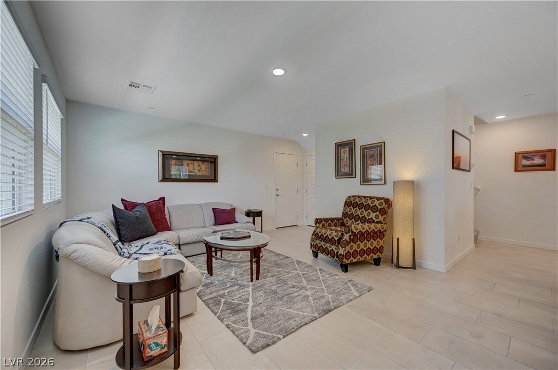 6318 Foxes Dale St, Las Vegas, NV 89166 photo