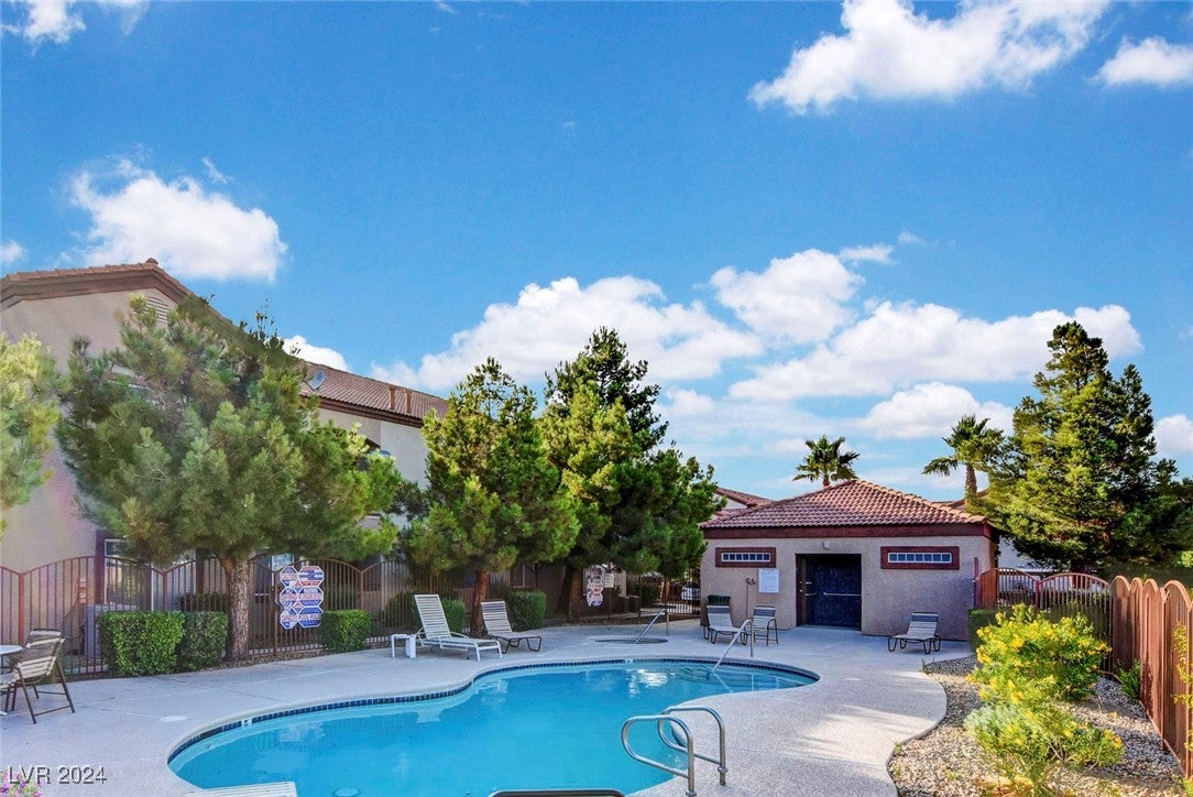 9580 Reno Ave, Las Vegas, NV 89148