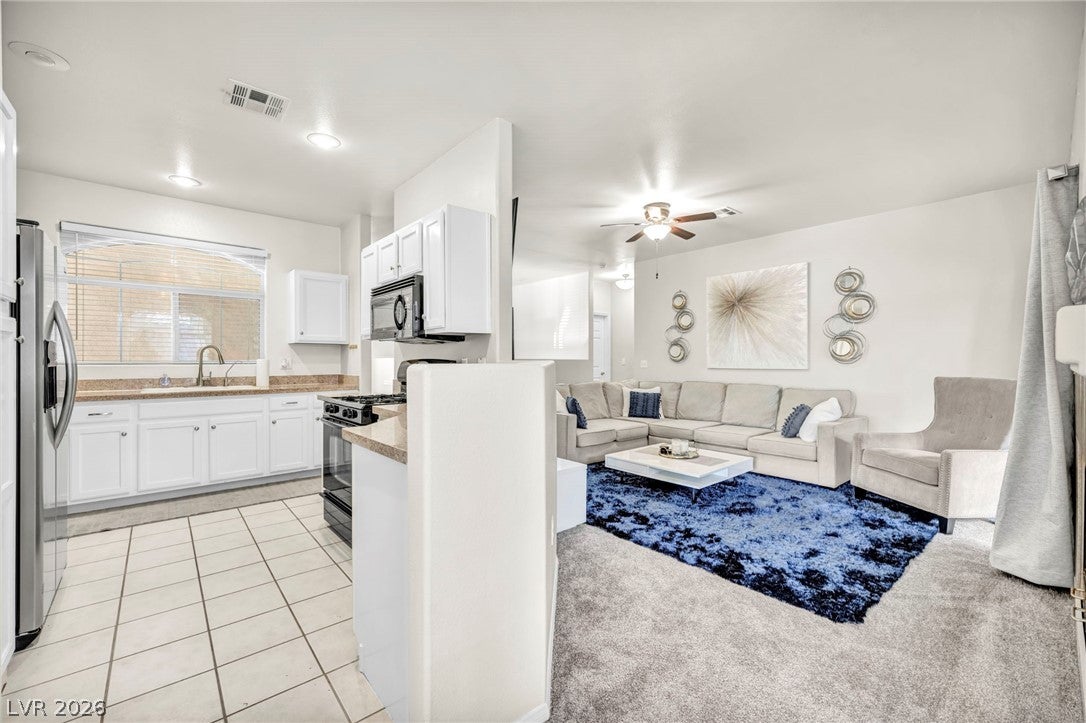 8709 Red Rio Dr #203, Las Vegas, NV 89128 photo