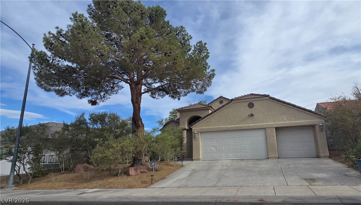 7733 Bentonite Dr, Las Vegas, NV 89128