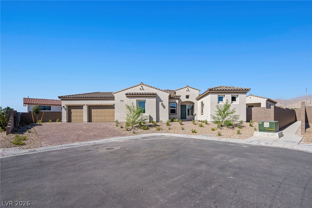 9175 Hammer Ln, Las Vegas, NV 89149