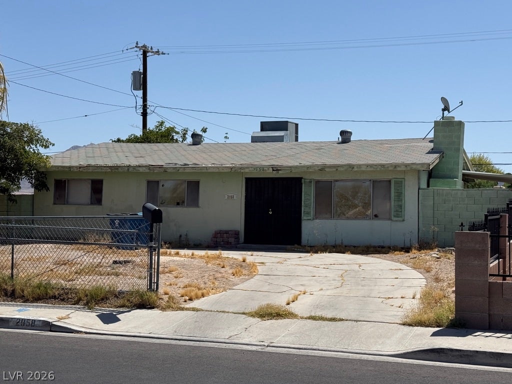 2958 Ferndale St, Las Vegas, NV 89121 photo