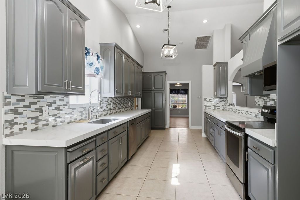 4465 N Campbell Rd, Las Vegas, NV 89129 photo