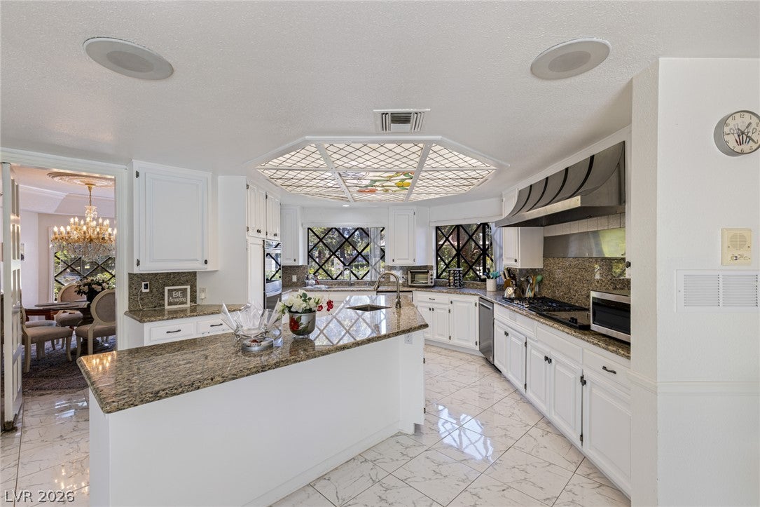 221 Dalmatian Ln, Las Vegas, NV 89107 photo