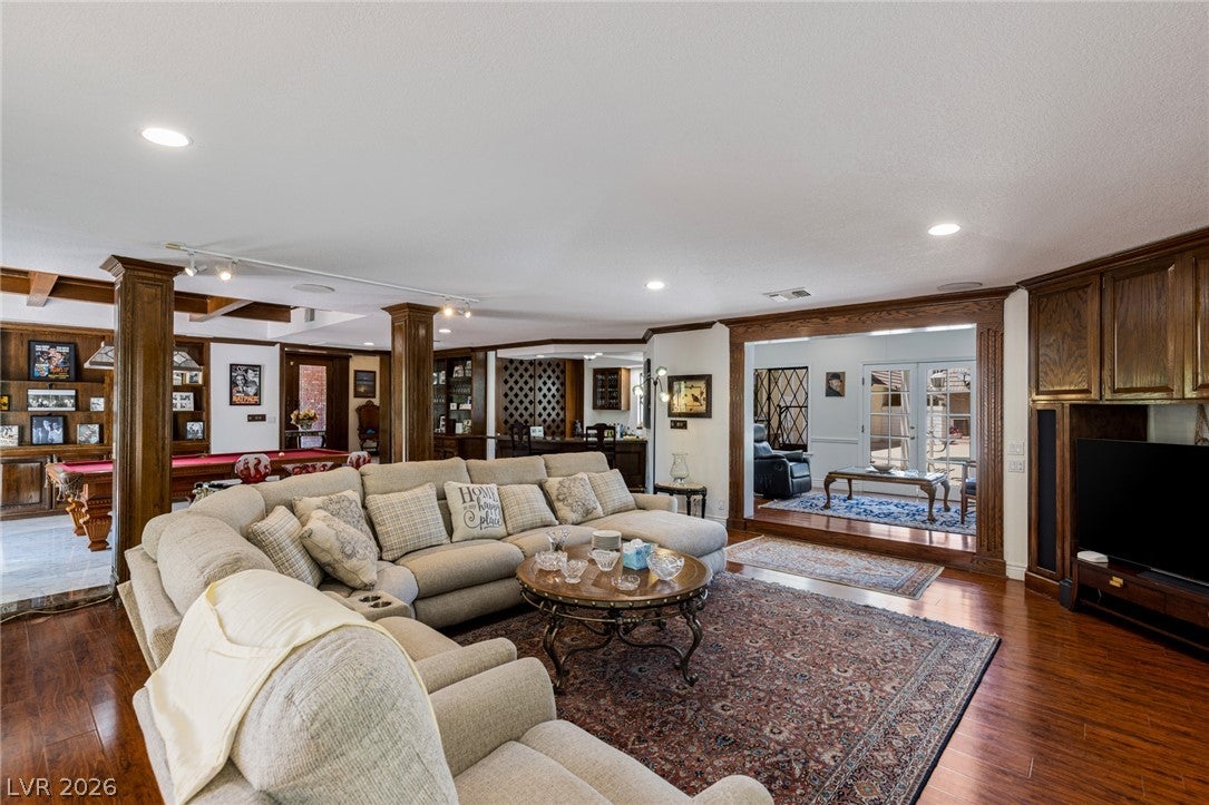 221 Dalmatian Ln, Las Vegas, NV 89107 photo