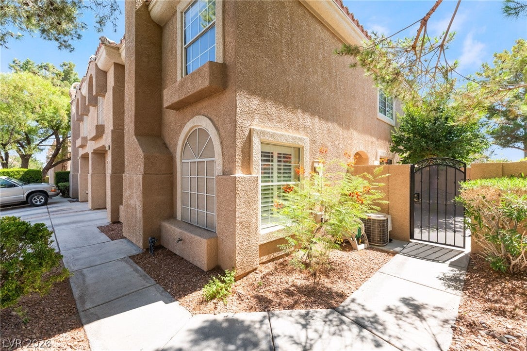 9648 Lame Horse Dr, Las Vegas, NV 89123 photo