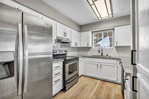 Condominium in Las Vegas NV 2725 Nellis Boulevard.jpg