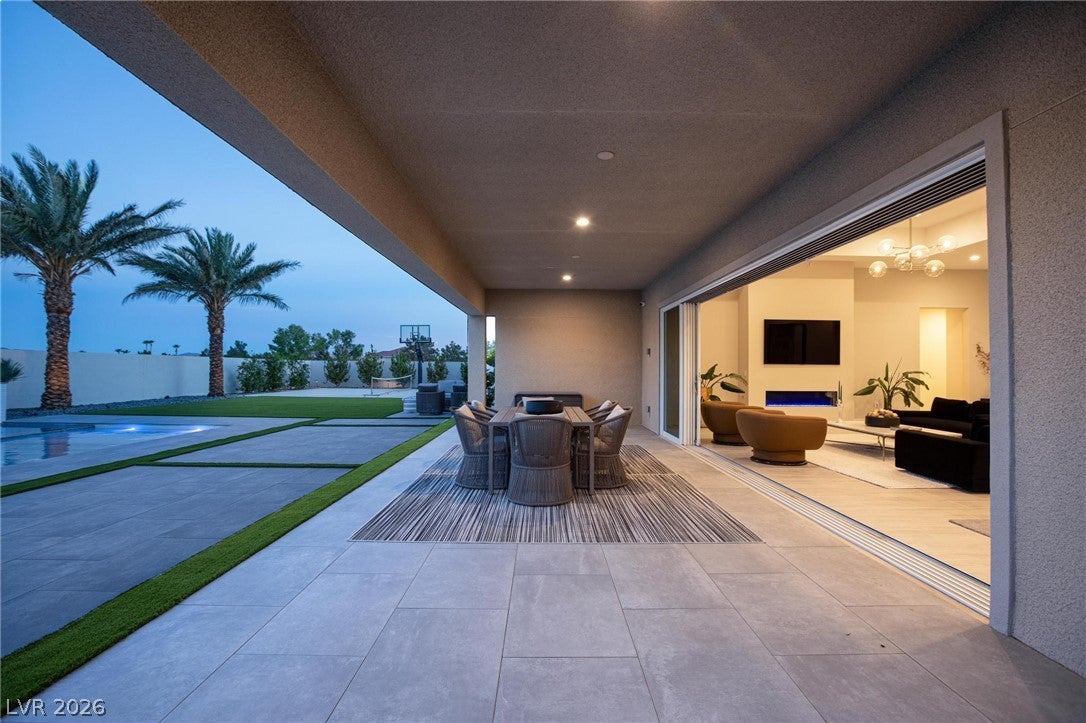 8860 Sweet Magnolia Ct, Las Vegas, NV 89113 photo