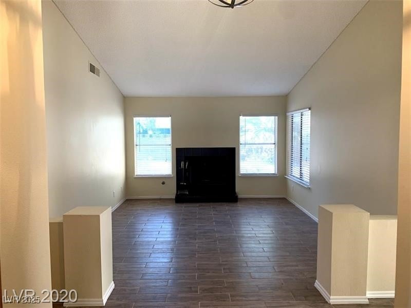 6632 Coastal Breeze Ct, Las Vegas, NV 89108 photo