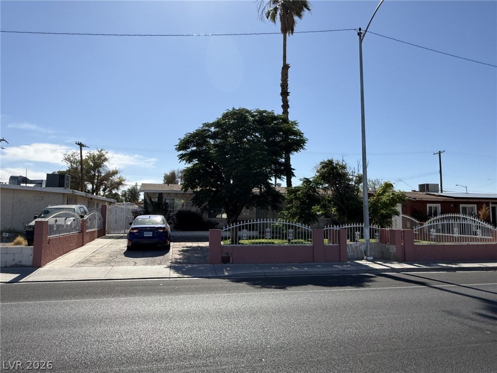 4567 Nellis Blvd, Las Vegas, NV 89121
