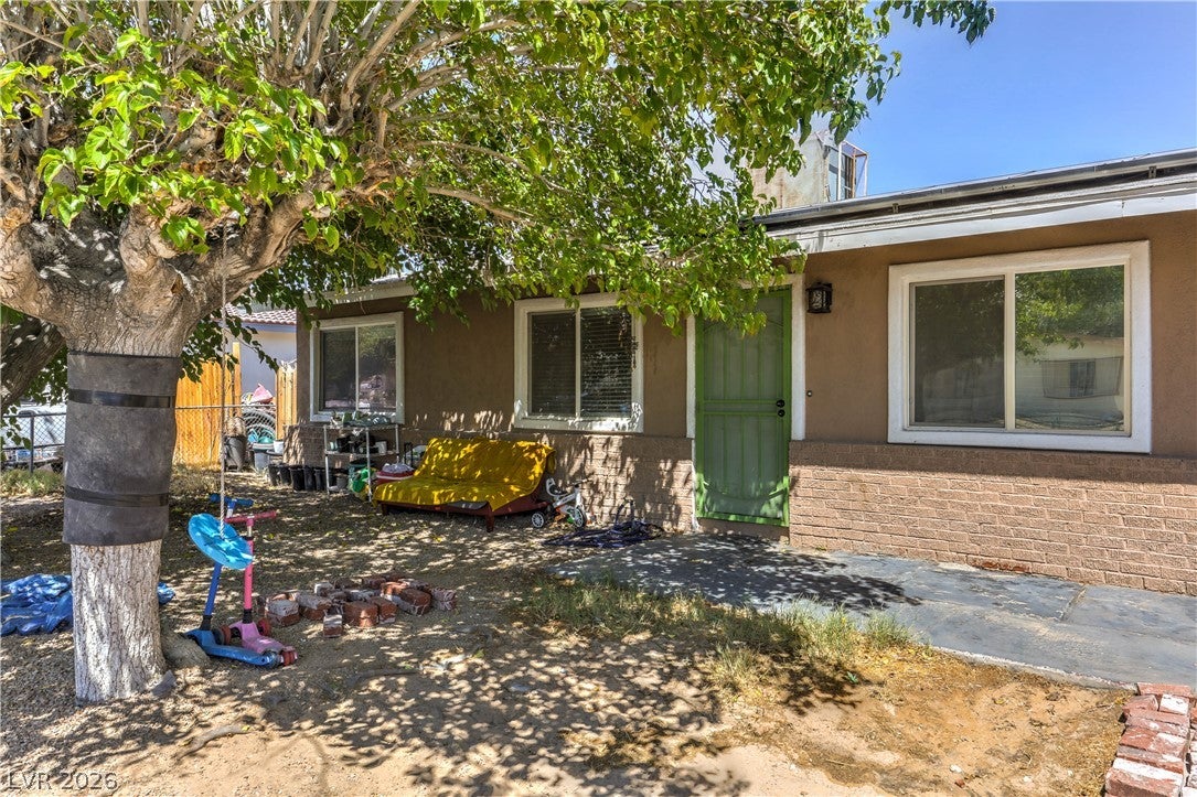 2116 W Travis St, North Las Vegas, NV 89030 photo