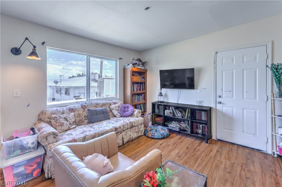 2116 W Travis St, North Las Vegas, NV 89030 photo