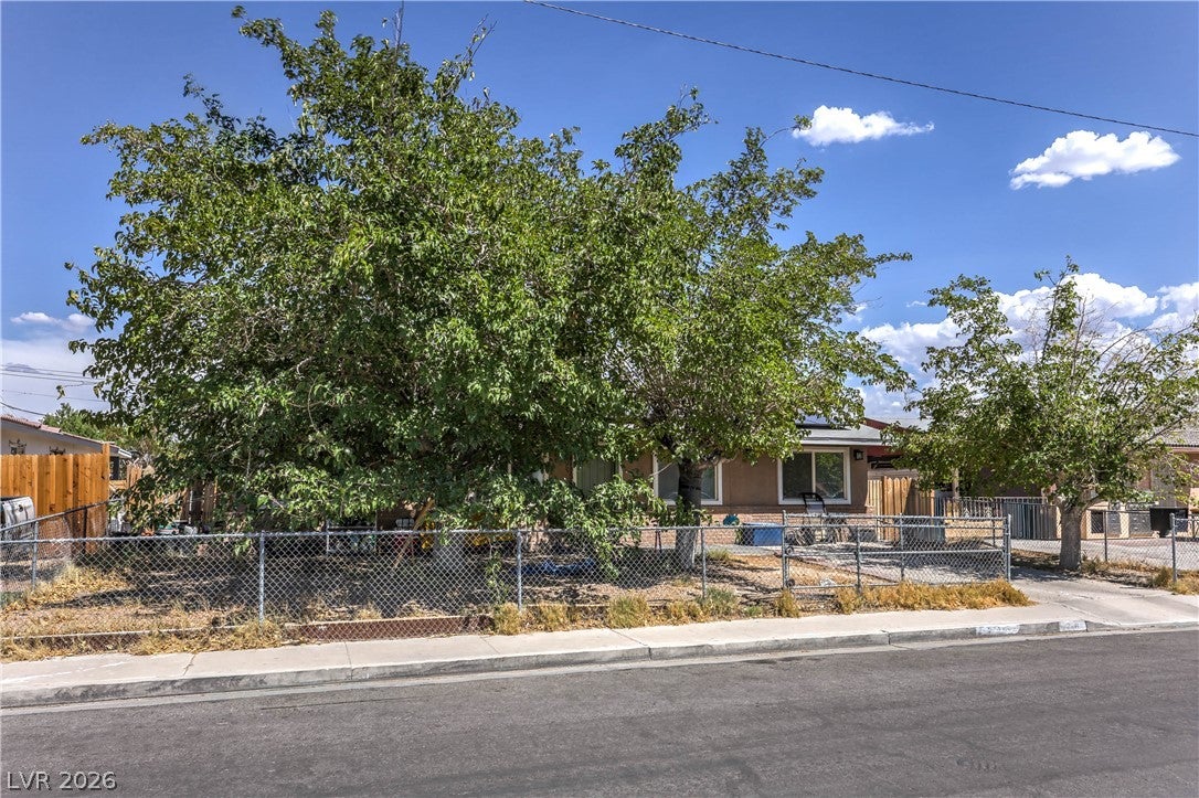 2116 W Travis St, North Las Vegas, NV 89030 photo