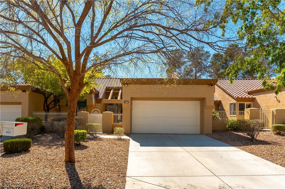 8653 Prairie Hill Dr, Las Vegas, NV 89134