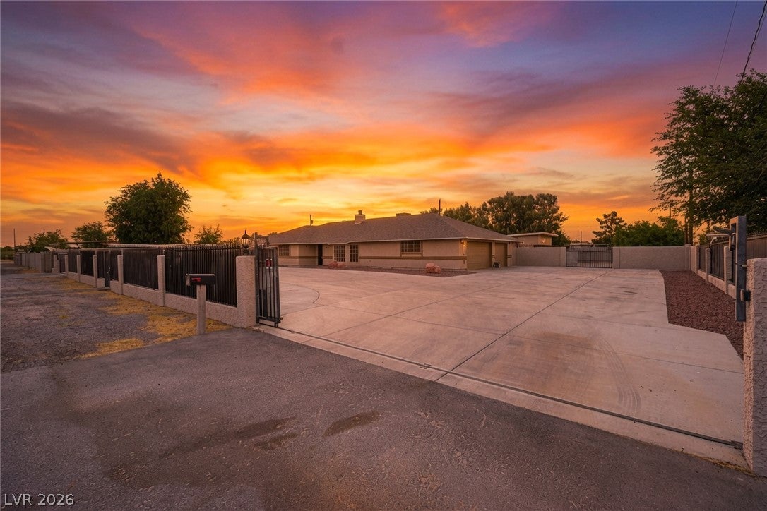 5240 E Monroe Ave, Las Vegas, NV 89110 photo