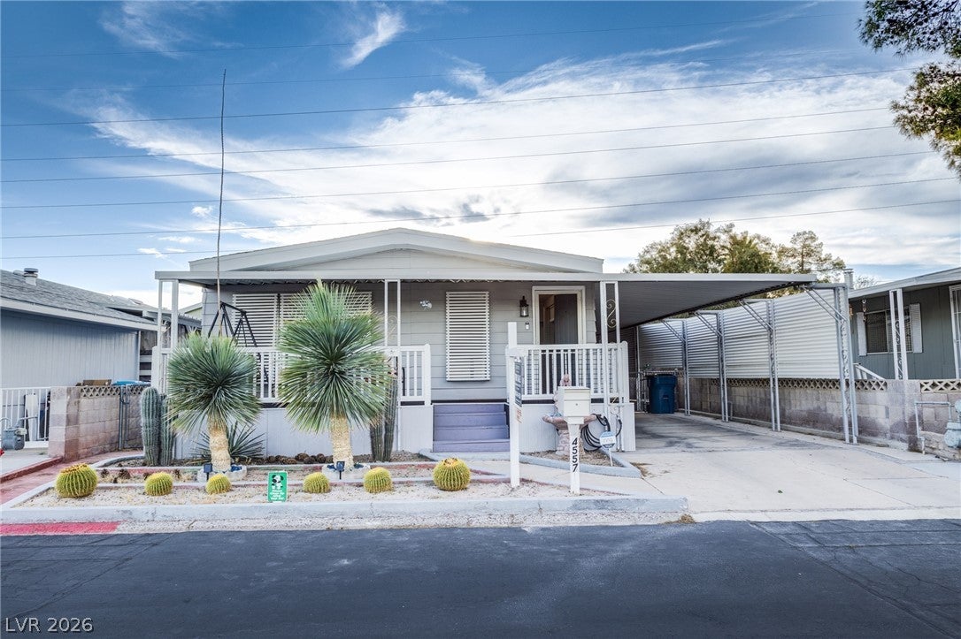 4557 Royal Ridge Blvd, Las Vegas, NV 89103