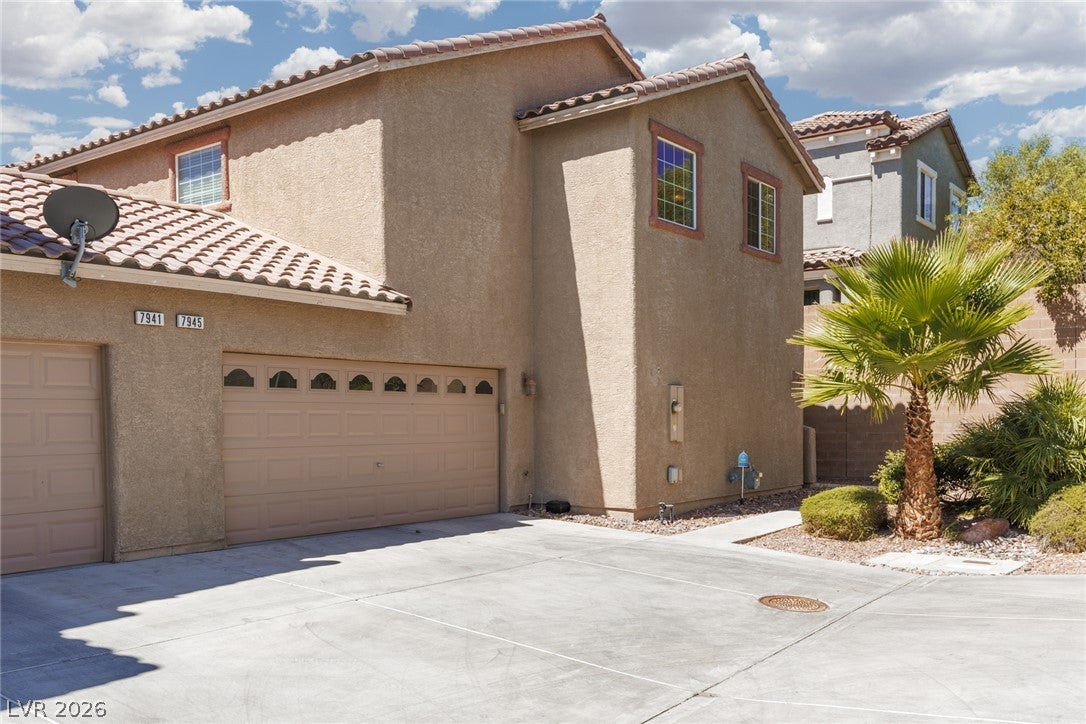 7945 Crimson Point St, Las Vegas, NV 89149 photo