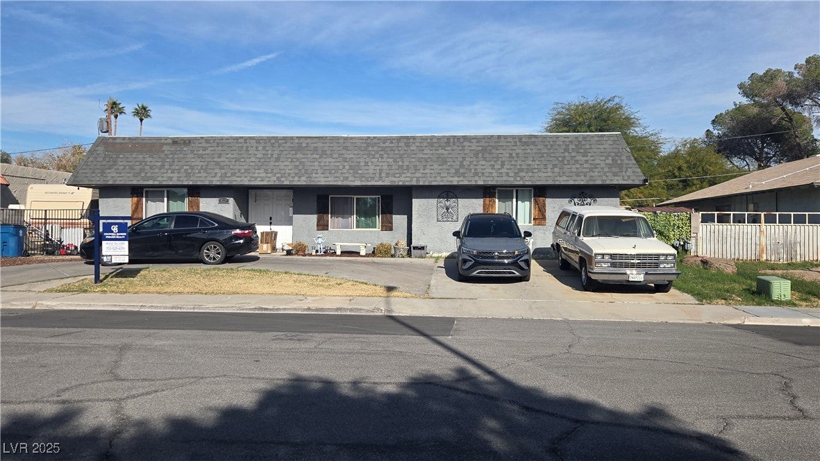 3720 Antigua Ave, Las Vegas, NV 89121 photo