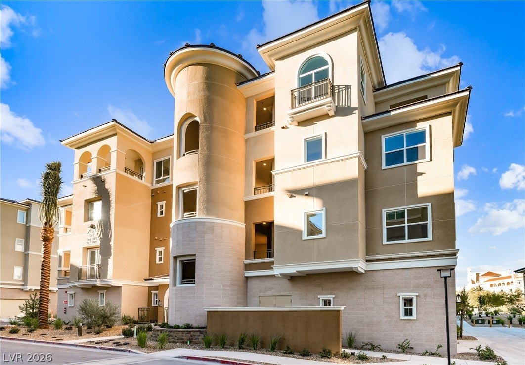 9132 Las Manaitas Ave #401, Las Vegas, NV 89144 photo