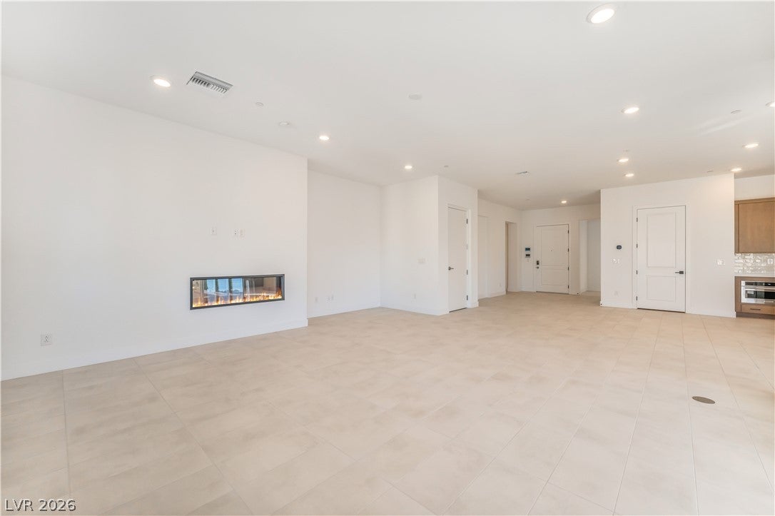 9132 Las Manaitas Ave #401, Las Vegas, NV 89144 photo