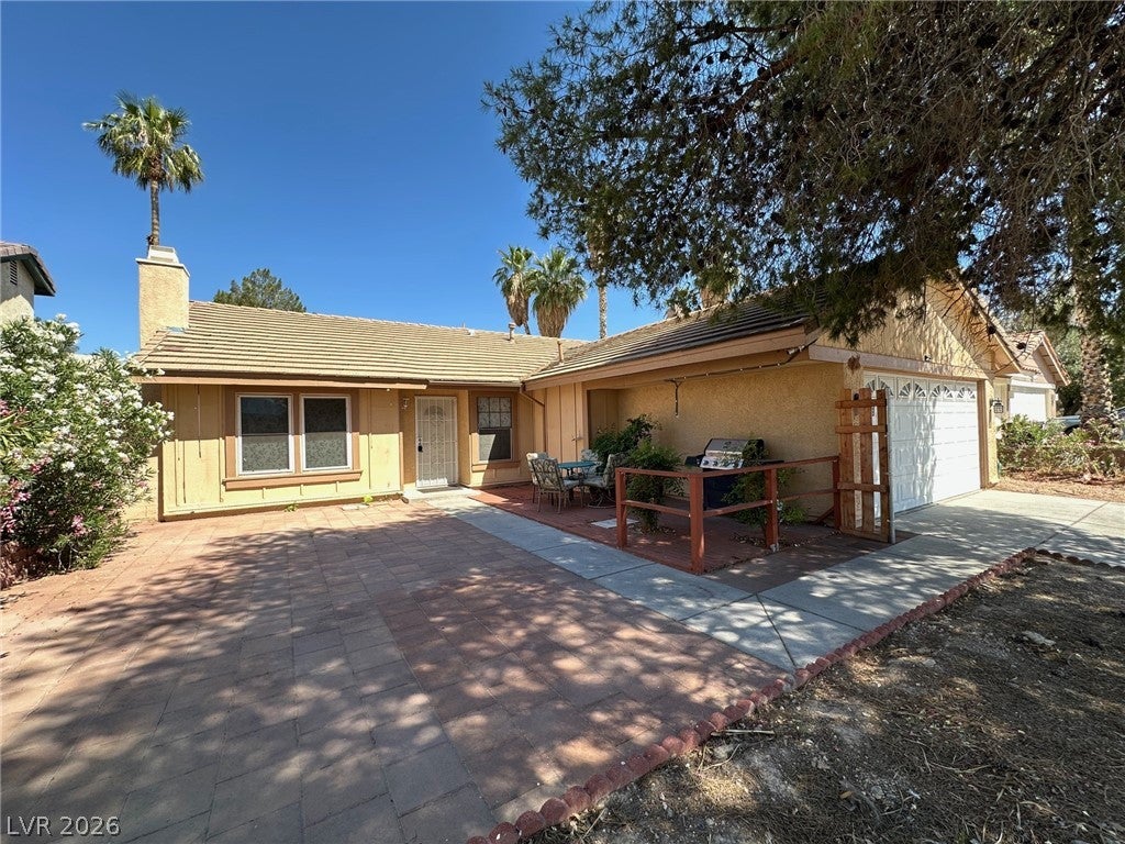 2340 Viewcrest Rd, Henderson, NV 89014 photo