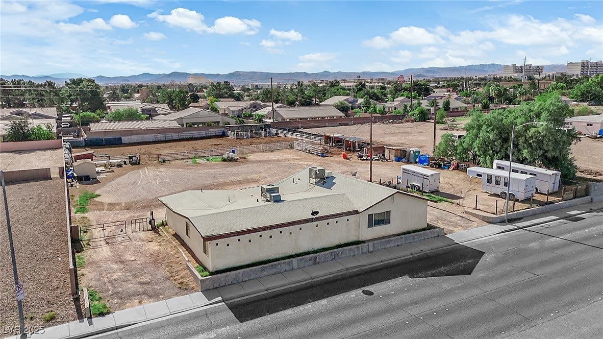 95 E Windmill Ln, Las Vegas, NV 89123 photo