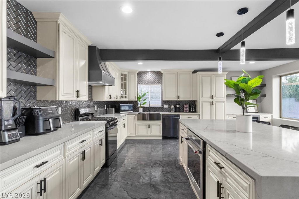 7061 S Valley View Blvd, Las Vegas, NV 89118 photo