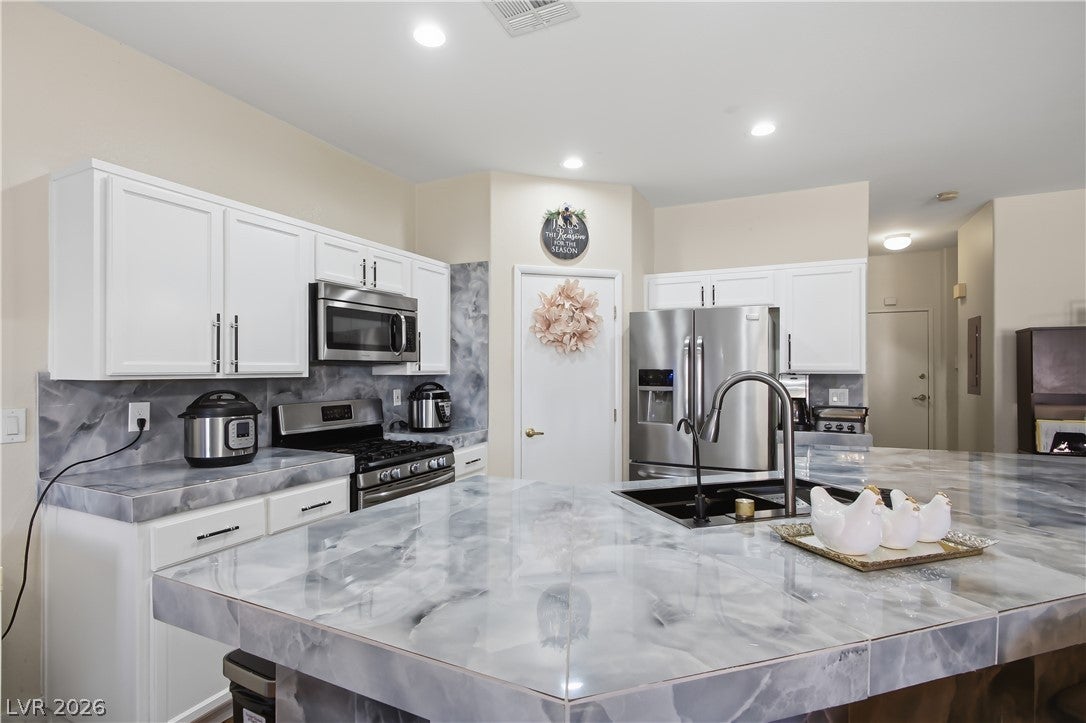 6665 Lookout Lodge Lane 3, North Las Vegas, NV 89084 photo