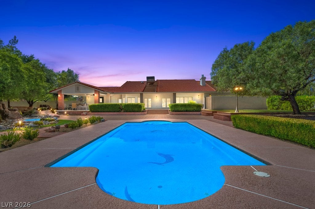 8180 Red Coach Ave, Las Vegas, NV 89129