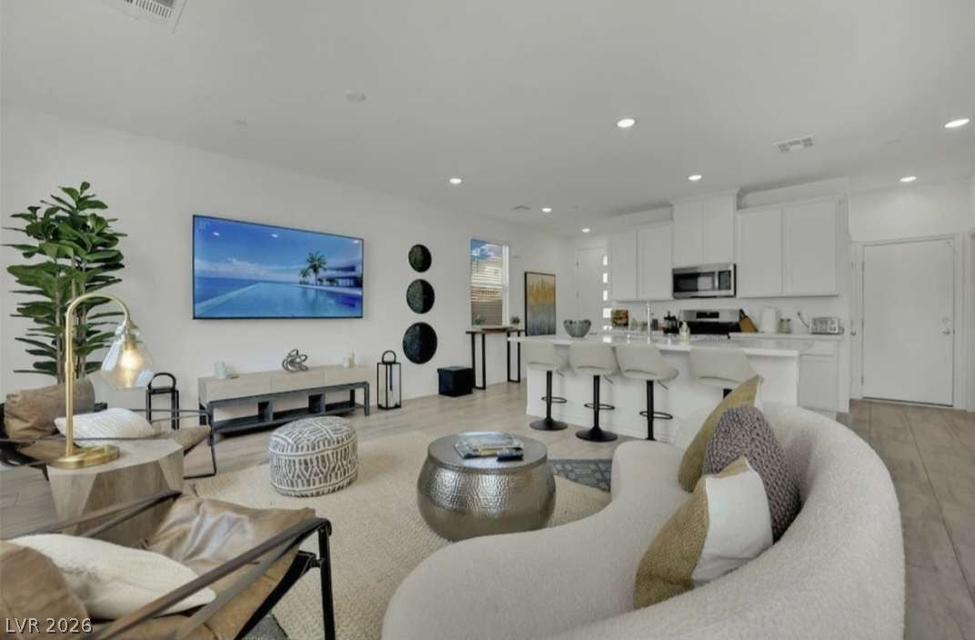 8907 Roadrunner Ravine St, Las Vegas, NV 89166 photo