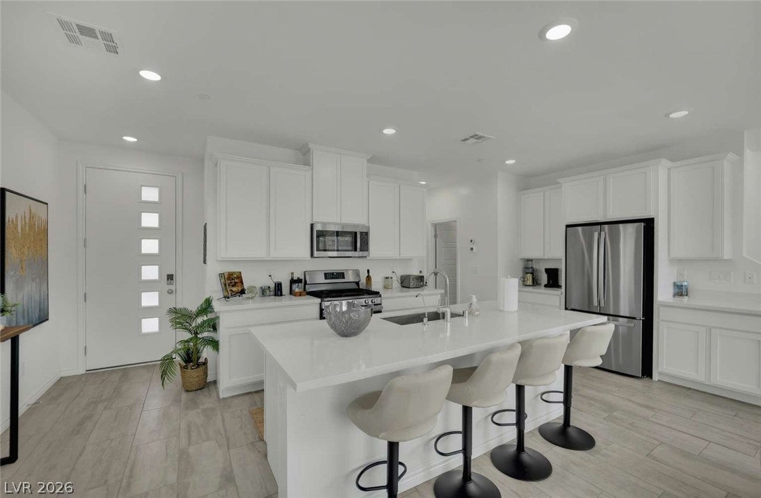 8907 Roadrunner Ravine St, Las Vegas, NV 89166 photo