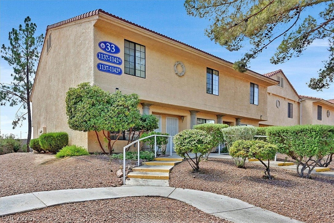 2851 Valley View Blvd, Las Vegas, NV 89102