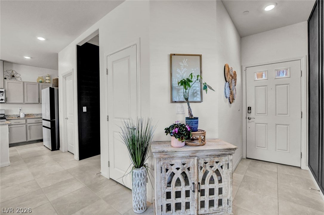10927 Cambridge Lake Ave, Las Vegas, NV 89166 photo