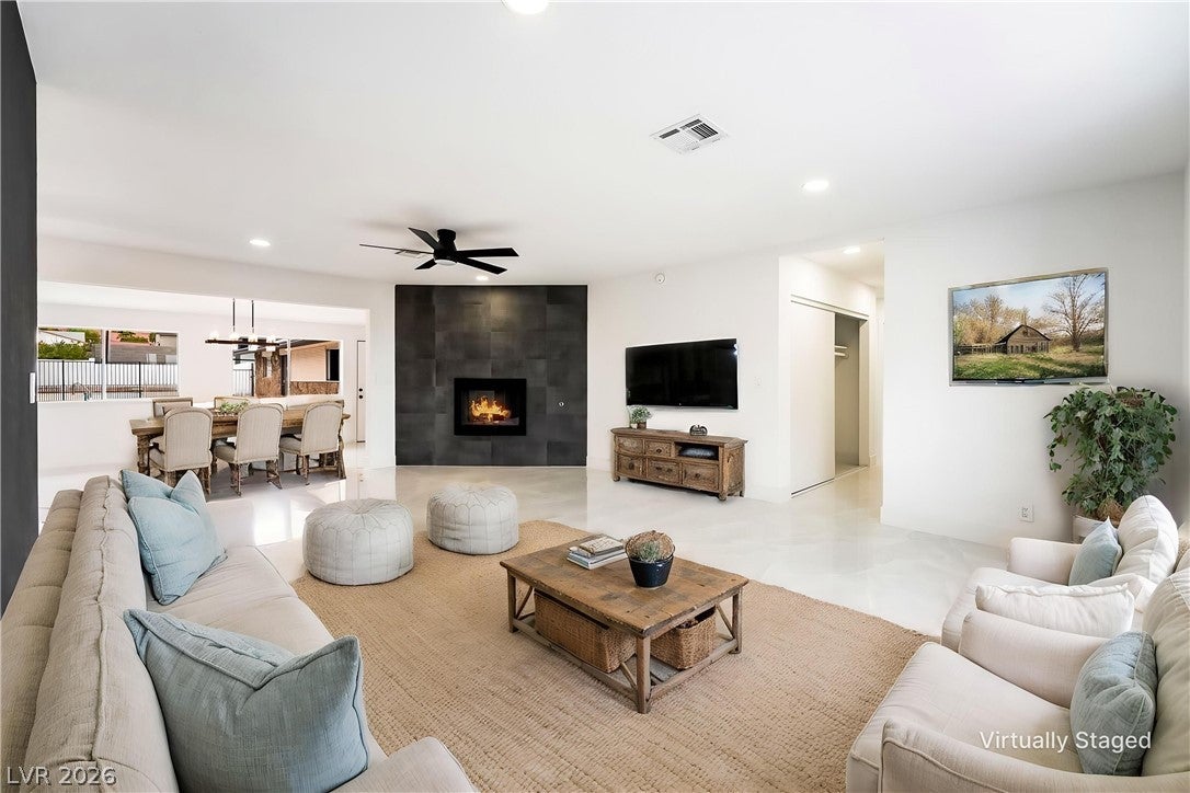 706 N Hollywood Blvd, Las Vegas, NV 89110 photo