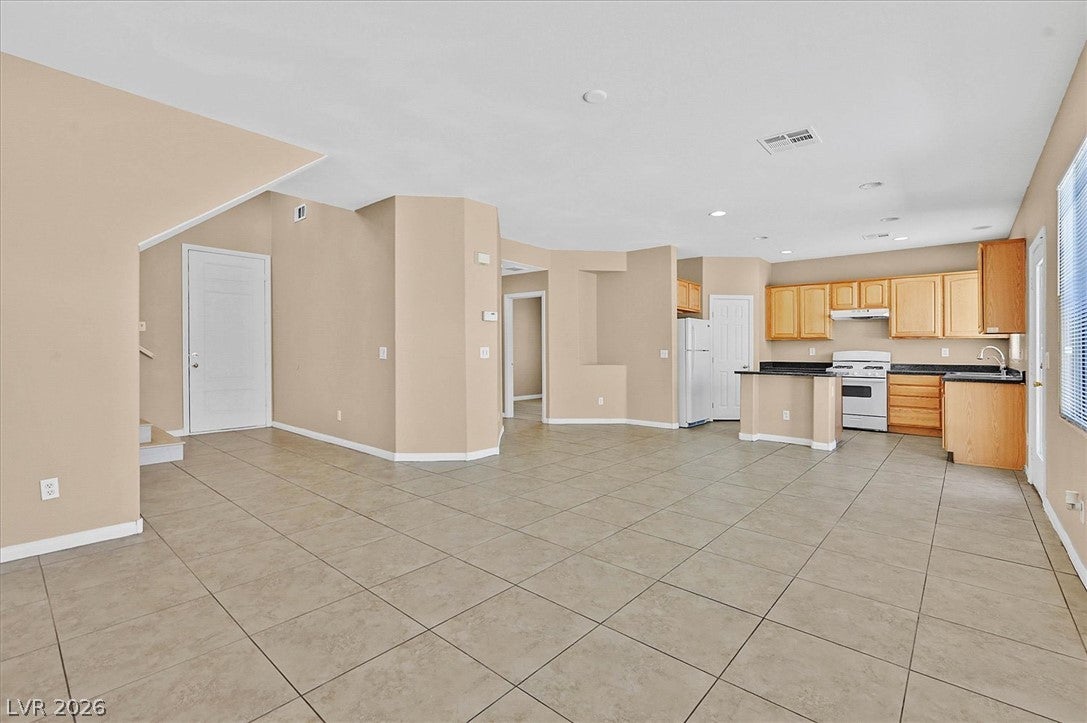 208 Tainted Berry Ave, North Las Vegas, NV 89031 photo